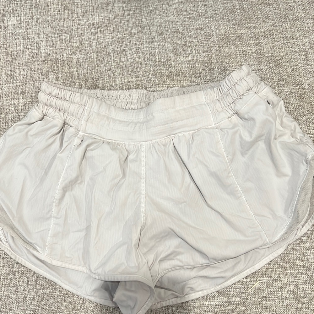 hotty hot lululemon athletic shorts